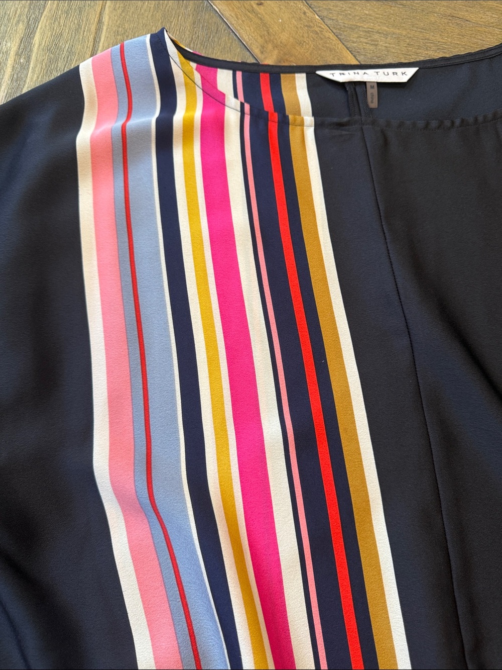 Trina Turk Los Angeles Cap Sleeve Relaxed Fit Asymmetrical Stripe Tie Hem Size M - Picture 5 of 7